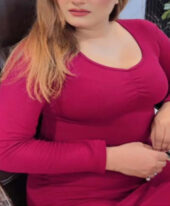 Alisha Oberoi Sweet Sense Housewife